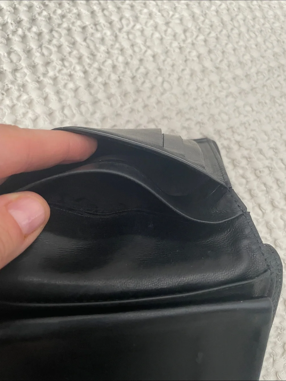 CHANEL Black Caviar Leather Bifold Wallet with CC Logo - Picture 6 of 12